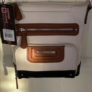 Leather Crossbody with lots of pockets